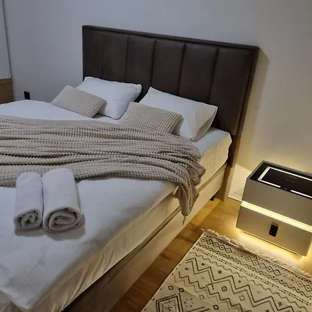 Apartment Semic *